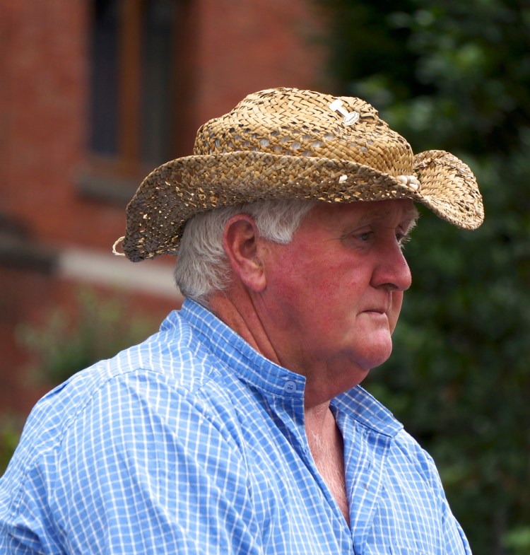 horre drawn carriage driver - Dublin.jpg